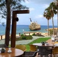 Кипр, Пафос - второй Титаник, грузовое судно. Сказали что у государства нет средств чтоб убрать, слишком большие затраты.