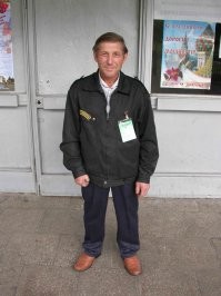 Любой охранник по умолчанию профи! Их обучают.