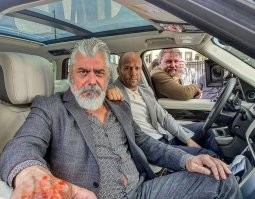 Не можете открыть инкассаторский броневик? Ща пацаны подъедут, помогут