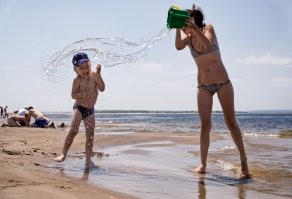 Лето, солнце, море, пляж и просто хорошее настроение в пятницу