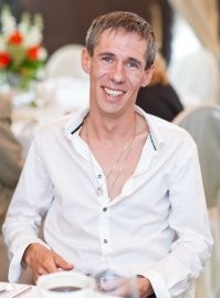 И её и собаку обслужил, а вот и мастер