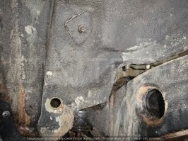 Вот внутренности порога,  немного снизу кузова, это трехлетняя машина без антикора, что тут страшного?