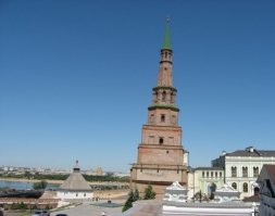 Казань, башня Сююмбике, тоже падающая, жаль, что не в Италии))