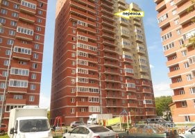 "а также, как ребенку удалось попасть на крышу, которая должна быть закрытой"
Журналисты вообще походу без мозгов. А если бы она спрыгнула не с крыши,а с перехода между лестничным пролётом и лифтом , это бы как-то улучшило ситуацию?
Сейчас будем искать не причину ухода из жизни, а крайнего кто крышу не запер.