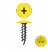 Вплетена в причёску.