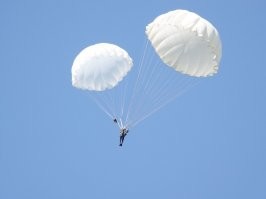 Чеку из запаски не выдернул?