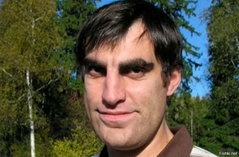 Гениальный визажист превращает себя в знамениотостей - не отличишь!