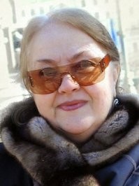 Когда-то был сильно удивлён, когда узнал, что радистка Кэт и Светлана Волокушина - это всё одна и та же актриса
 Екатерина Градова.