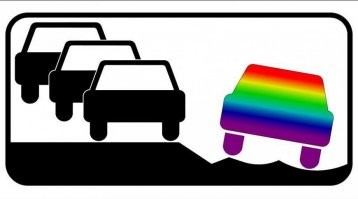 Наглому торопыге не удалось объехать пробку по обочине