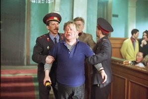 -А ну, не тронь, ментов наших! (С)