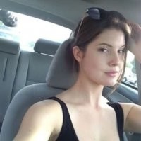 Мог бы получиться отличный кадр, если бы эта черная поėбень в кадр не влезла.