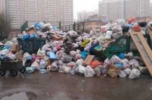 "За отсутствием разумной жизни (людей) мир будет просто мир"
Т.е. то что вы сейчас видите вокруг вы называете разумной жизнью?! 
Внизу картинки с мусором который мы генерируем и будем генерировать по нарастающей. Мы не остановимся, потому что это скучно.
Пусть мир будет просто мир, и он будет прекрасен без этого мусора.