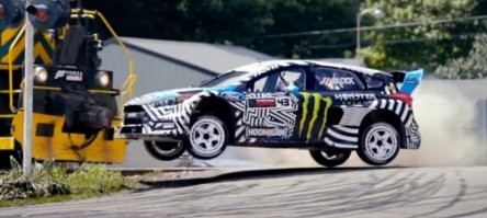 Спасибо, дружище. Я знаю кто такой Кен Блок и подписан на его канал. А разговор был о том, что в таком ракурсе создаётся впечатление, что в машине никого нет.