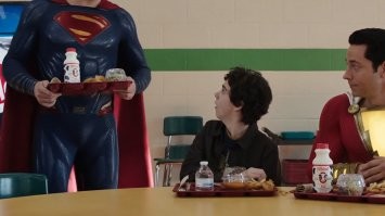 "Сегодня муж его тети, Генри Кавилл..." 

Во неженатый Кавилл охренел, наверное!
И вообще, история как из "Шазама" списана.