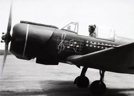 Леонид Быков для фильма "В бой идут одни старики" тоже учился запускать самолет и рулить по земле.