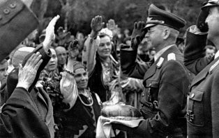 хах.ля.ти.на, смотрю сюда