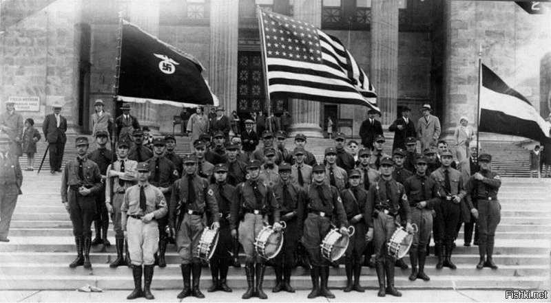 Удивительно, "весь цивилизованный мир" считал нацистов дурачками))