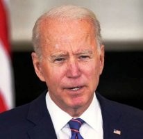 Но-но! Вон, пенсионер за рулем целой Америки, а тут какой то сраный Поло.