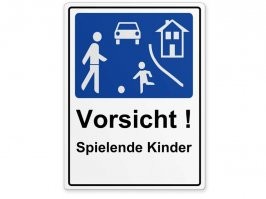 Это двор и рядом детская площадка, тут уже логично ехать медленно и ожидать что может выбежит ребёнок. А по идеи там должен быть знак как в любых развитых странах и ограничение скорости до 5 км/ч.