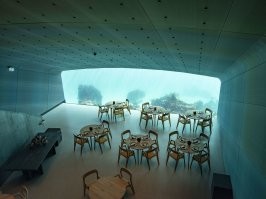 Там внутри этого Норвежского ресторана прикольно.