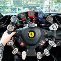 у моего знакомого подушки сработали, когда рамой авто камушек зацепил...говорит, иконкой с торпеды лобовуху разбило.