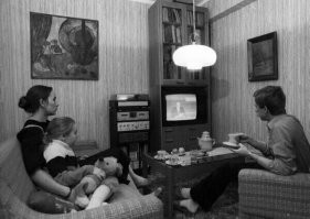 Где АС для стойки с аппаратурой?