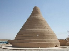 Спустя 2400 лет прут ледник в пустыню.