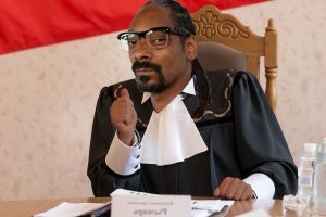 Какие неожиданности скрывал забор за дворцом Фемиды в Бийске