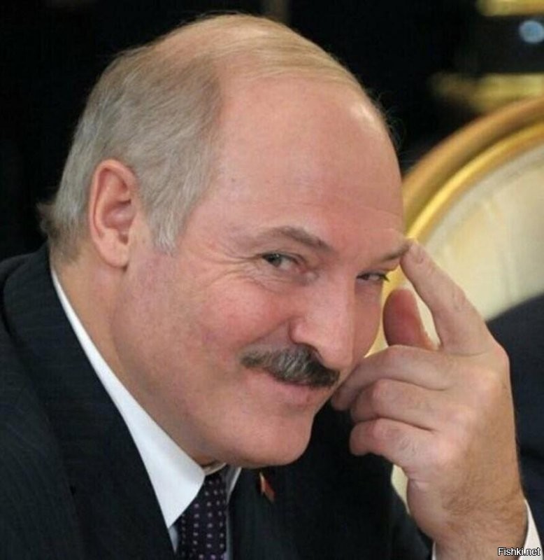 ЛУКА-хитрожопый. Путин мнит себя тёртым, КГБшным калачом. Но, по факту, колхозный усач его годами разводит.