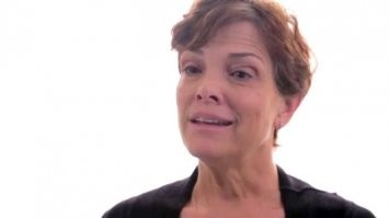 Автор - молодцом! Очень интересная статья. Один момент: настоящего инфракрасного сканера не существует (в том представлении, что в фильме))) Только рентгеновский спектр может просветить стену, но это другой волновой диапазон - "теплое" на нем не видно. 
PS. актеры все до одного хороши! 
Небольшой доп: Тайлер (ученая из команды OCP) - Сейдж Паркер (в фильме ей 36 лет). Тоже эпизодическая, но очень запоминающаяся роль. Вообще поражает то, насколько живые и органичные персонажи второго плана были раньше.