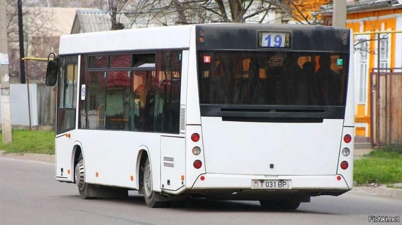 Относительно недавно узнал, что многие автобусы и грузовики используют такую же заднюю оптику как и ламбо) 
Для примера МАЗ современный частично тоже диабло