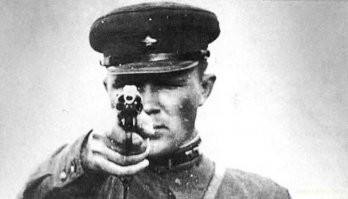 Почему египетские пирамиды на старых рисунках такие странные