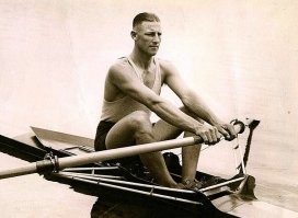 ну в статье вроде как его фотка была