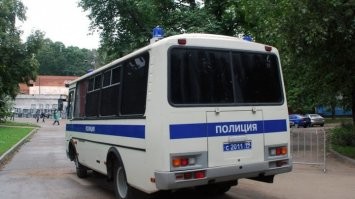 Это всё для нищебродов.
Вот как выглядит ПАЗик начальника ГИБДД Ставрополья, снаружи и внутри