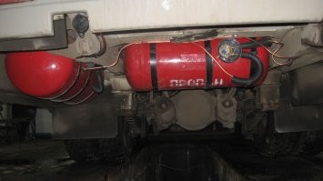 Как раз под полом их часто и ставят.