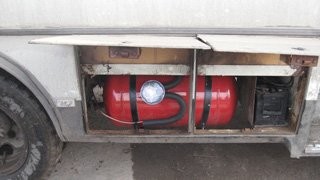 Как раз под полом их часто и ставят.