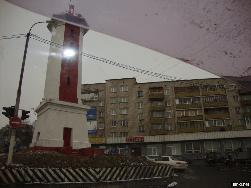 .
Никогда не забуду мою командировку в Совгавань в 2010-м году. Гостиницу "Совгавань", автостоянку за 200 рублей/ночь, ПСП Совгаваньский Завод ЖБИ и его владельца (сына мэра Совгавани), маяки в Ванино и дорогу, поражающую красотой окружающей природы, деревянными мостами и кусочками америки (асфальтом), изредка попадающимися на нашем пути.

Когда-нибудь, надеюсь повторить своё путешествие!

.