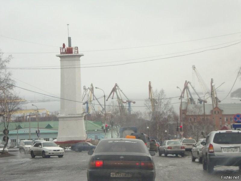 .
Никогда не забуду мою командировку в Совгавань в 2010-м году. Гостиницу "Совгавань", автостоянку за 200 рублей/ночь, ПСП Совгаваньский Завод ЖБИ и его владельца (сына мэра Совгавани), маяки в Ванино и дорогу, поражающую красотой окружающей природы, деревянными мостами и кусочками америки (асфальтом), изредка попадающимися на нашем пути.

Когда-нибудь, надеюсь повторить своё путешествие!

.