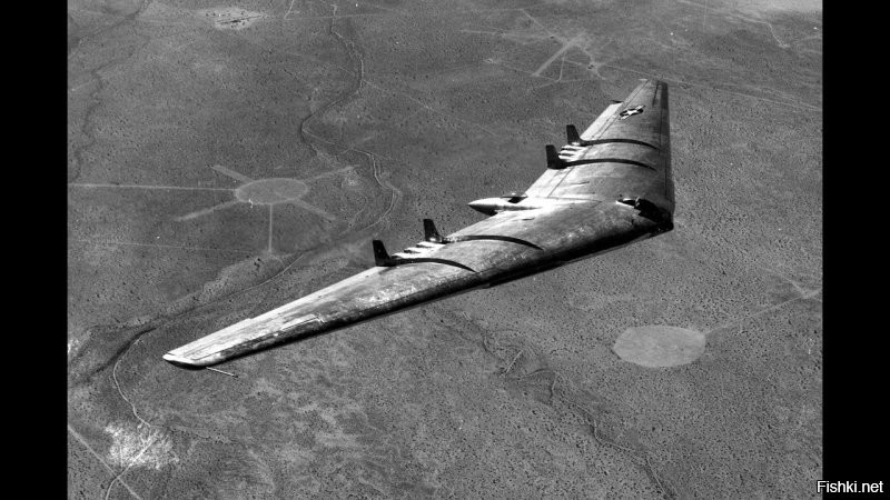 Был ещё YB-49  и В-2 Spirit, он менее мементичны.