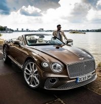 И чиновник такой: Пользуйтесь на здоровье, а мне пора домой.