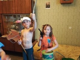 Есть у меня однокурсник.
Стилизовал квартиру под эпоху.
Живёт и радуется.