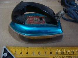 Когдато такой утюжок был незаменим в командировках.