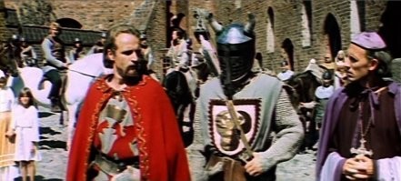 Такие движухи бывали после показа по телику всяких Айвенгов с Робин Гудами