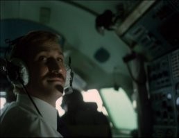 Герой Филатова был бортинженером и сидел на месте бортинженера, расположенном с правого борта за вторым пилотом.