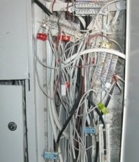 Какой свет ? Это слаботочка ))