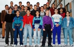 Люди и лица,  просто посмотрите какая разница( после войны фото 1950-60 и 
после западных ценностей  1990)  
что так изменило приятные лица?