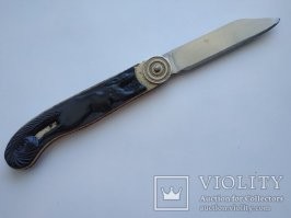 Не нож а ерунда. Только на стену повесить. Мальчишки ходили с  "белками" и мечтали о "Москве".