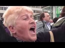 "Я хочу быть женщиной": скетч на злобу дня из комедии 1979 года