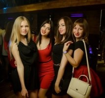 Не кажется ли вам, что чего то не хватает?
А, да! Девушек из Южно-Сахалинска!