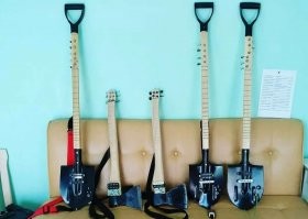 Лучше из топора сделать. 
От фанатов отбиваться удобнее. ;)